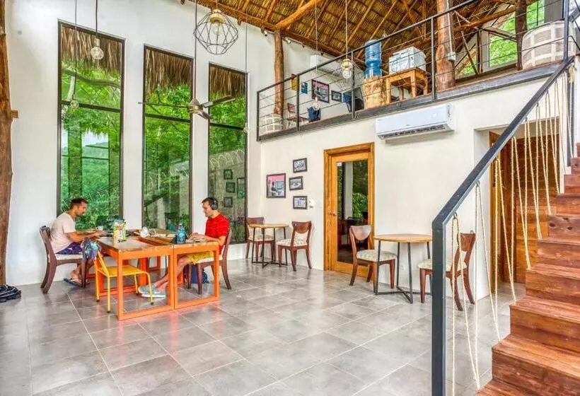 Hotelli Socialtel Maderas