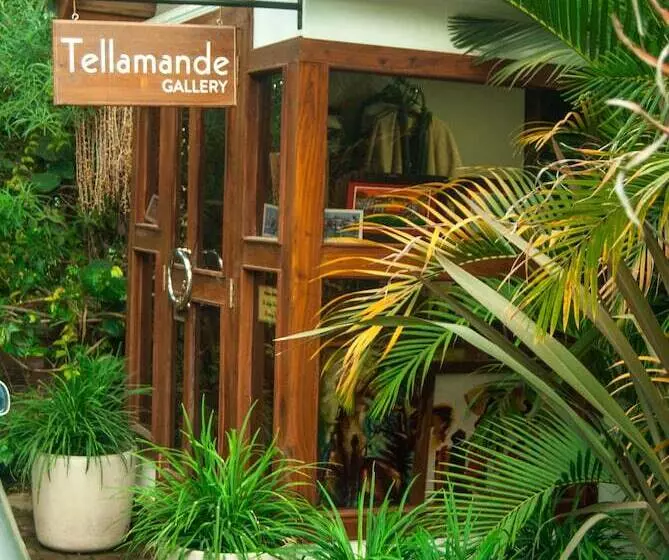 هتل The Lodge Tellamande