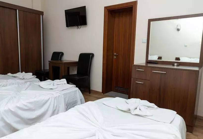 Hotel Leo