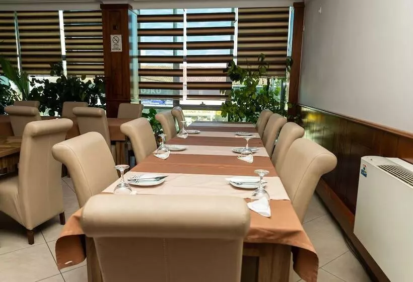 Hotel Leo
