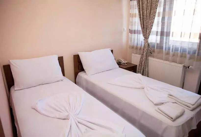 Hotel Leo