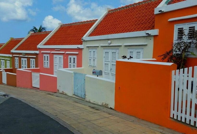 پانسیون Villa Creole