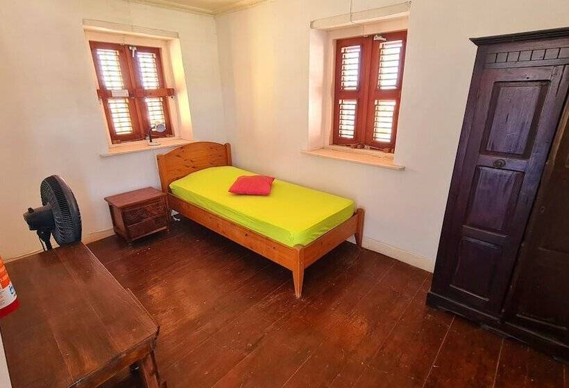 پانسیون Villa Creole