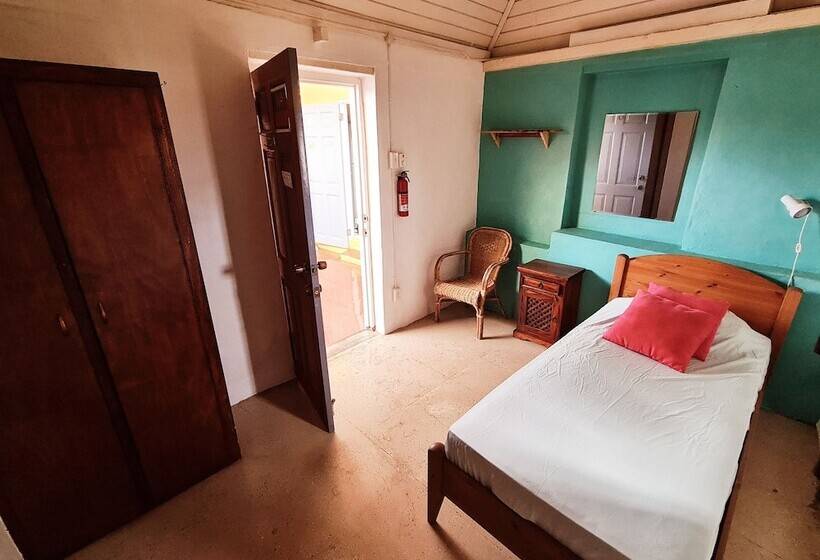 پانسیون Villa Creole