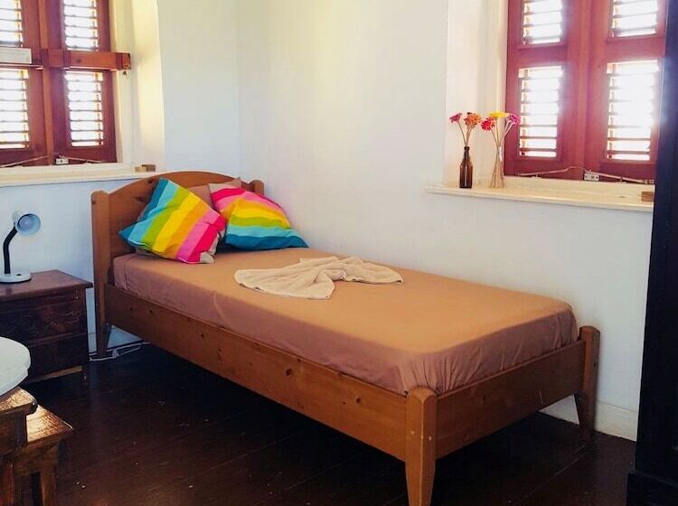 پانسیون Villa Creole