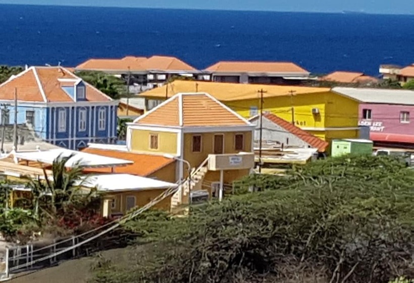 پانسیون Villa Creole