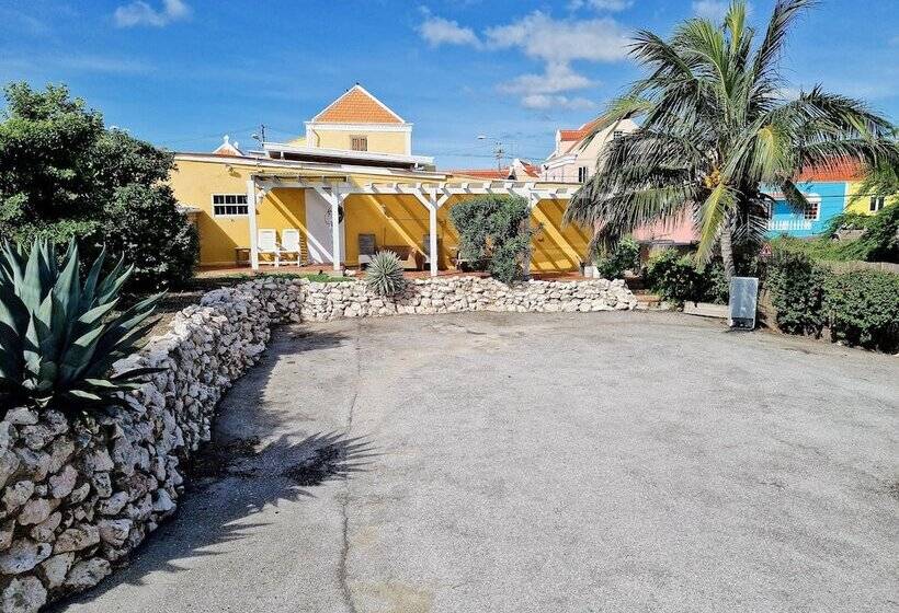 پانسیون Villa Creole