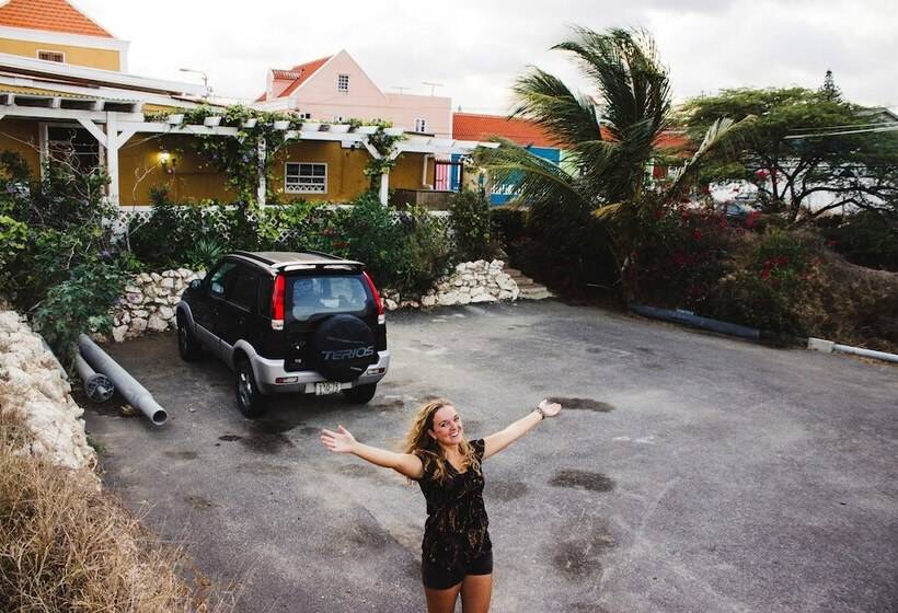 پانسیون Villa Creole