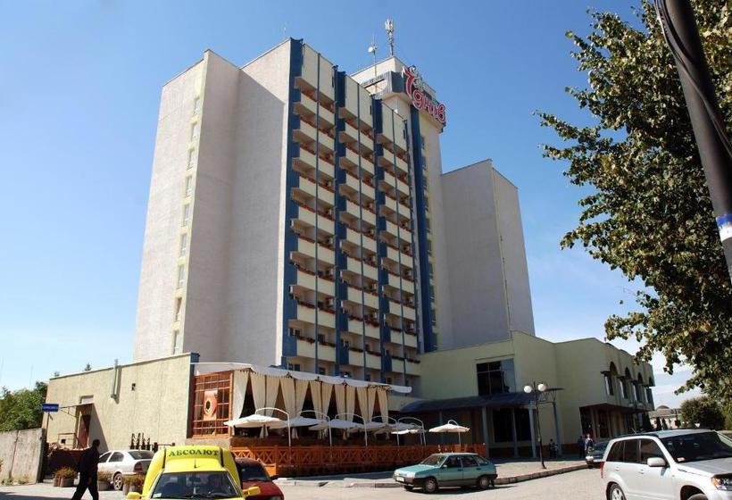 7 Days Hotel Kamyanets Podilskyi