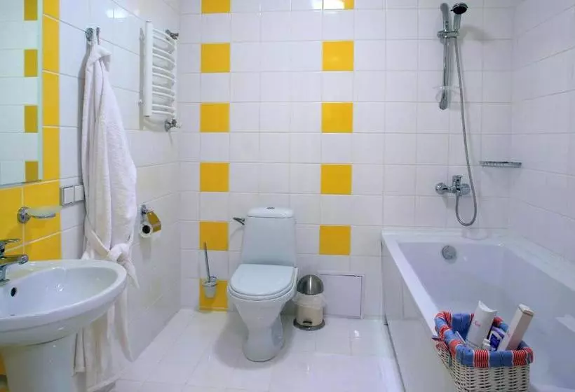 7 Days Hotel Kamyanets Podilskyi
