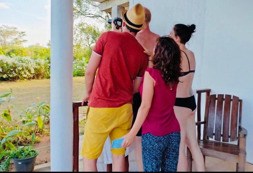 בית מלון כפרי Birdsong Leisure Resort