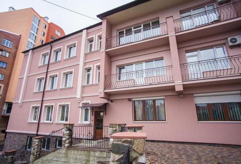 Hotel Complex Uhnovych