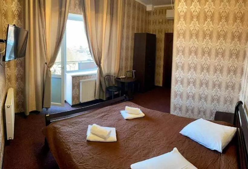 Hotelli Golden Lion