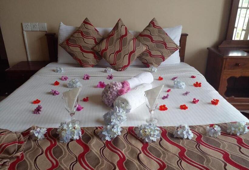 Lake View Hotel & Bungalow Ltd