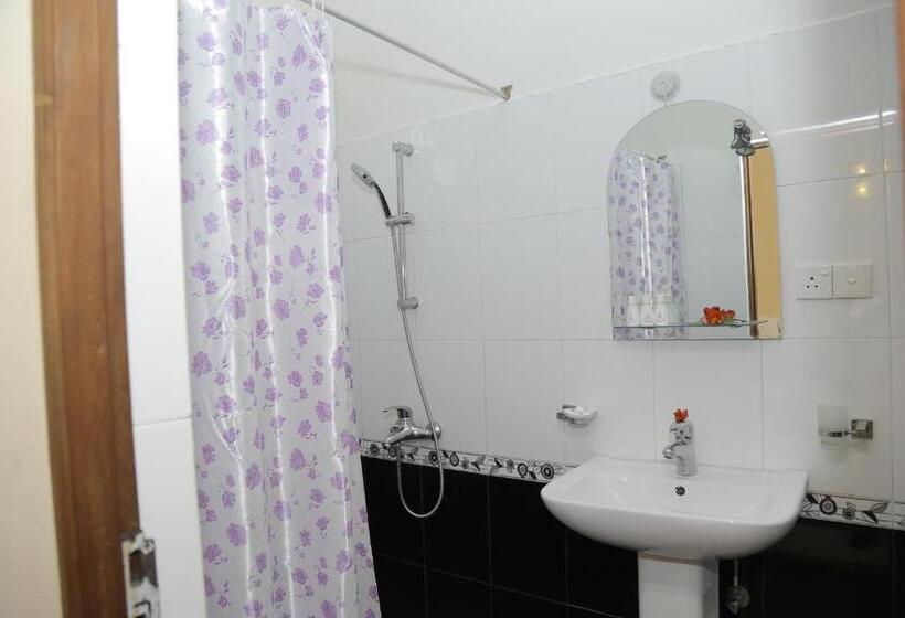 Lake View Hotel & Bungalow Ltd