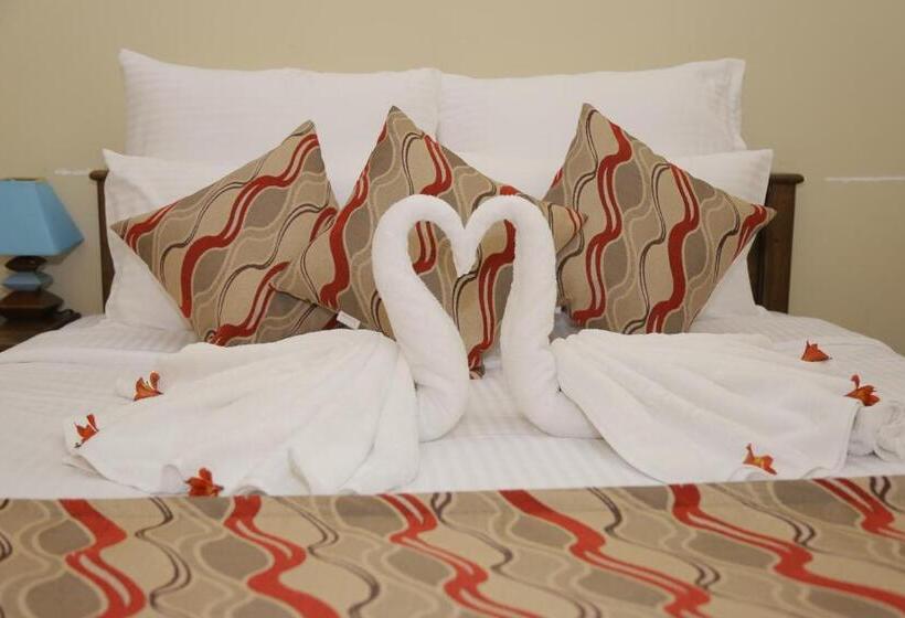 Lake View Hotel & Bungalow Ltd