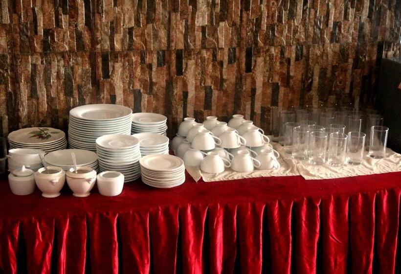 Lake View Hotel & Bungalow Ltd