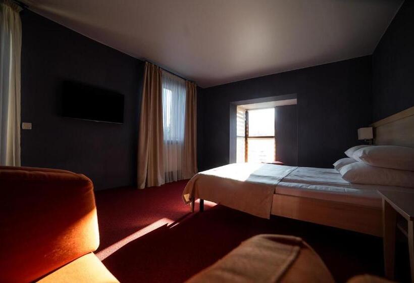 Sribni Leleky Hotel & Spa