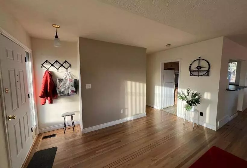 ペンション Private Cozy Queen Room In North Delta