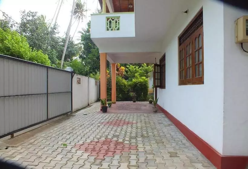 Aamiaismajoitus (B&B) Arogya Resort