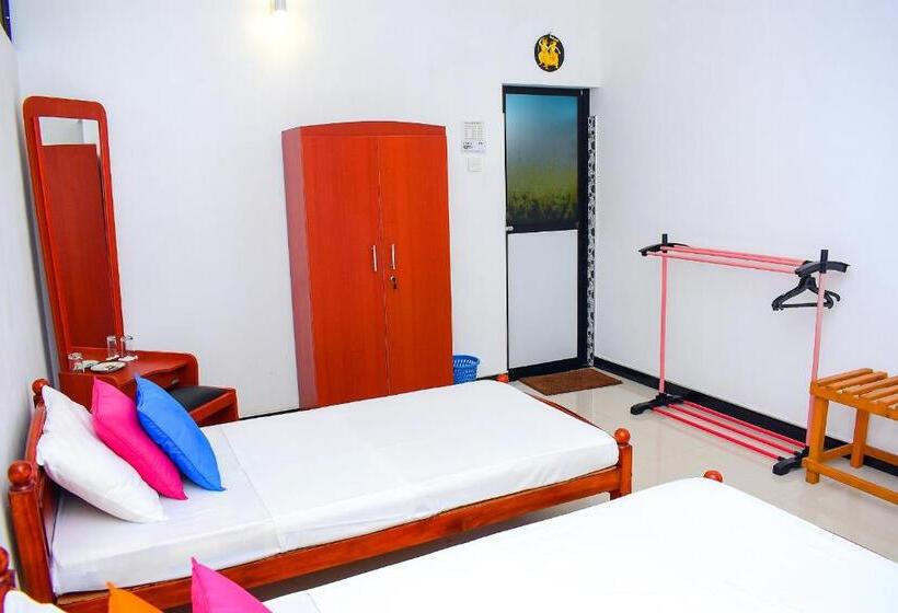 مبيت وإفطار Megabe Villa