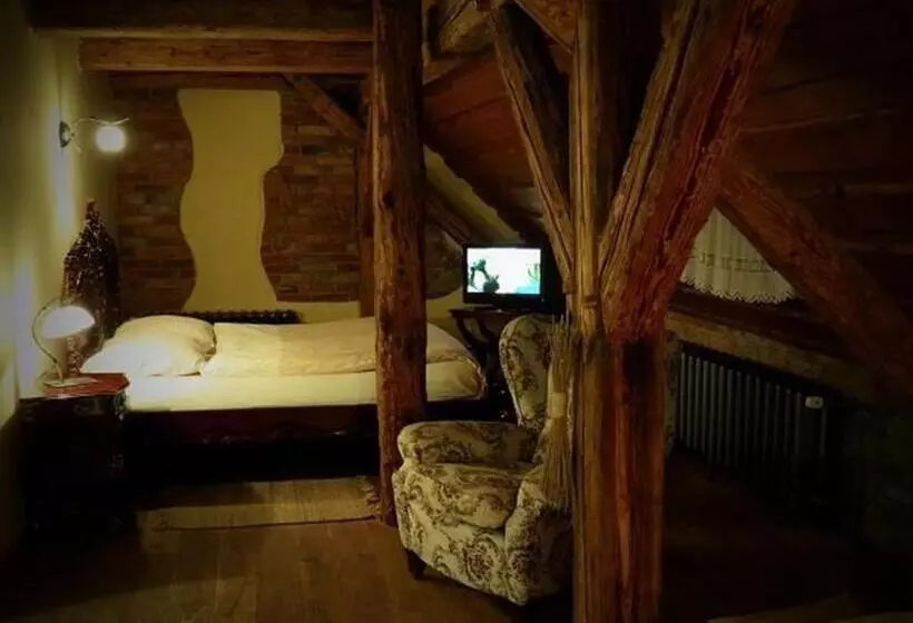 Dvůr Olšiny  Hotel And Horse Riding