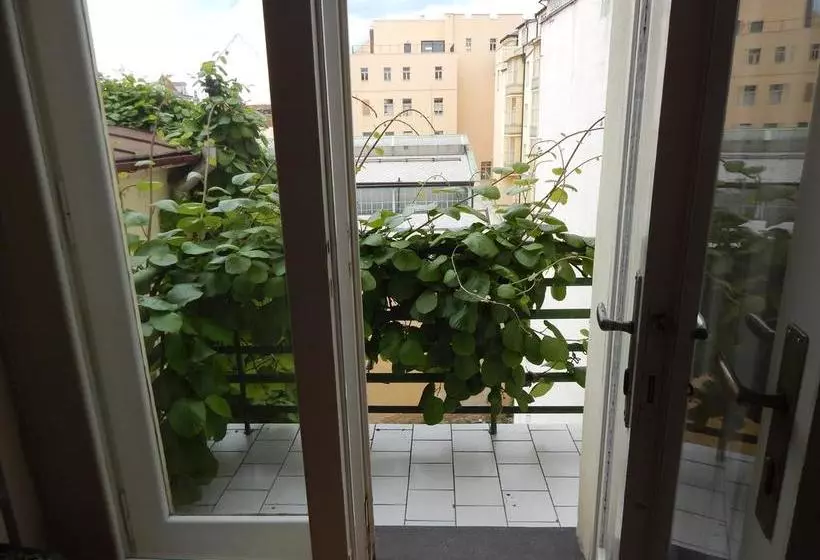 Hostel Delmedio