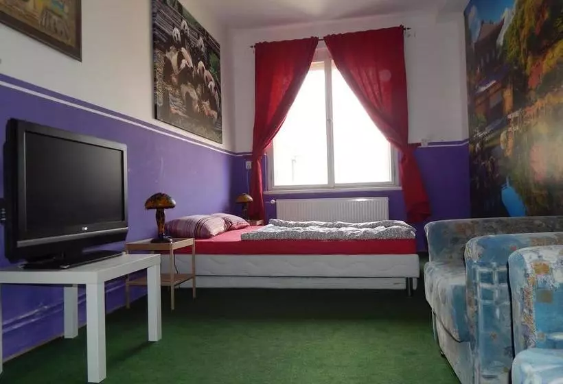 Hostel Delmedio