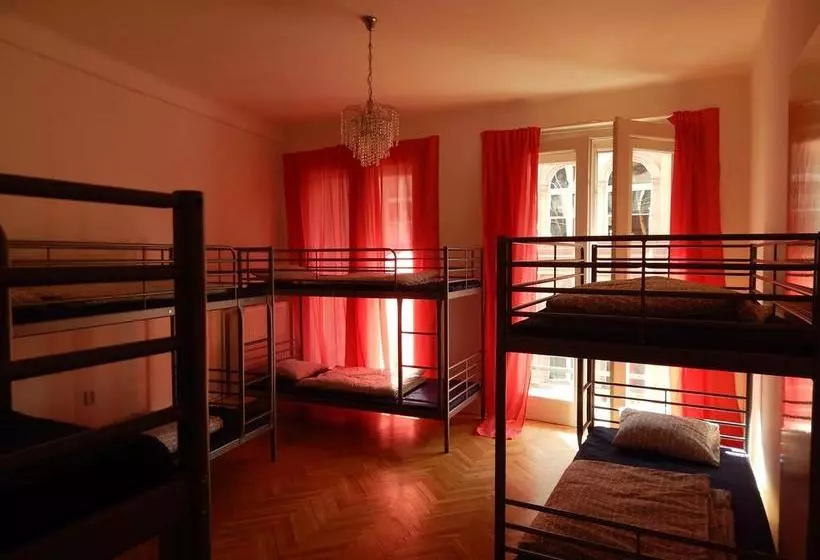 Hostel Delmedio