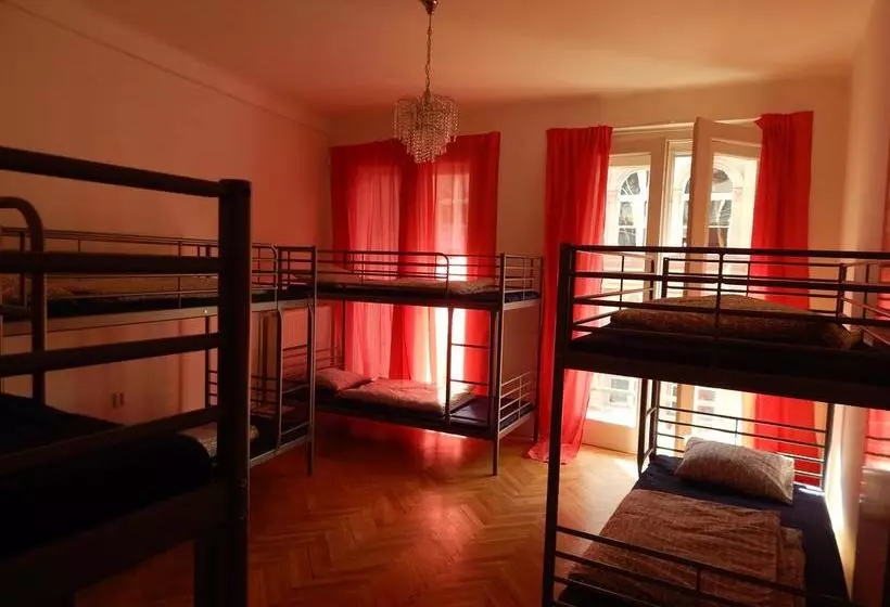 Hostel Delmedio