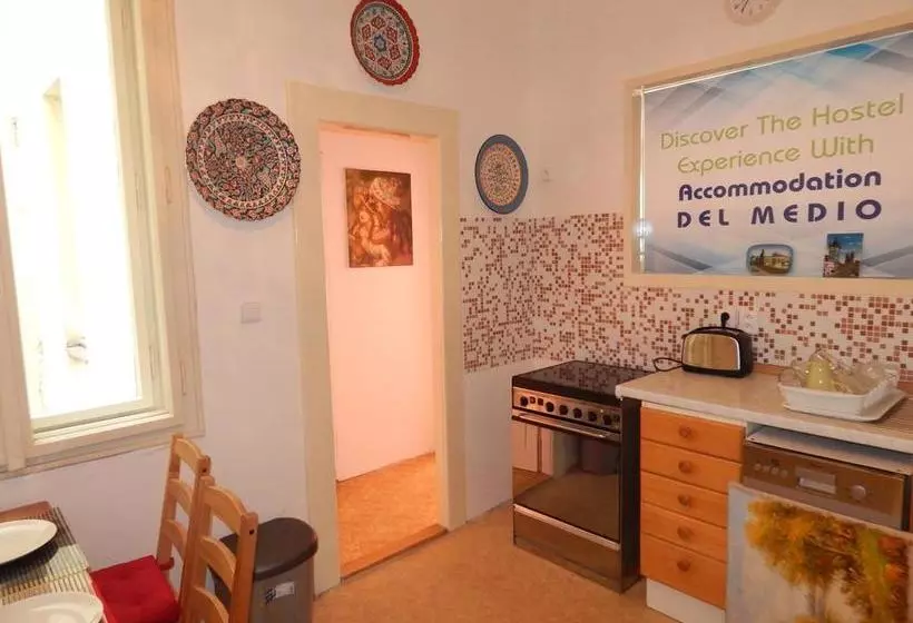 Hostel Delmedio