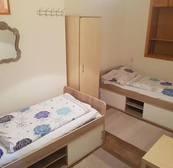 Hostel Opletalova