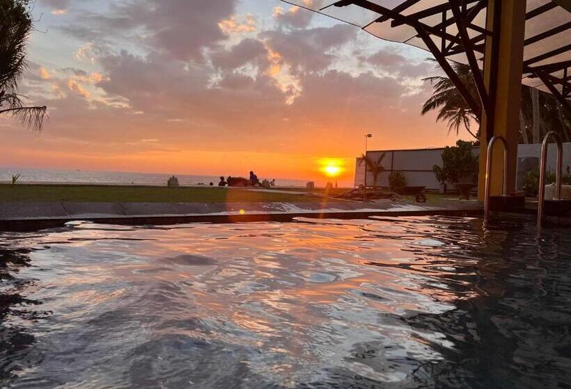 هتل Amanda Beach Villas