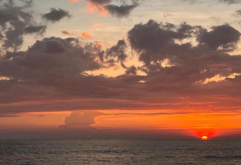 هتل Amanda Beach Villas