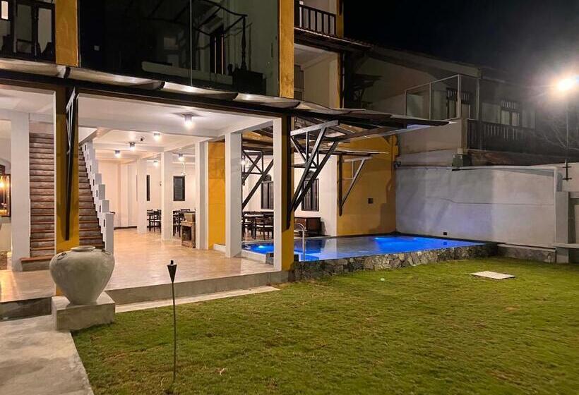 هتل Amanda Beach Villas