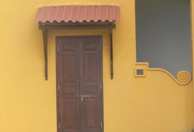 هتل Amanda Beach Villas