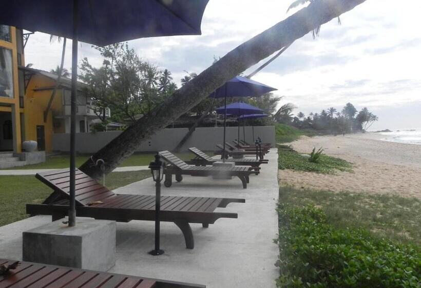 هتل Amanda Beach Villas