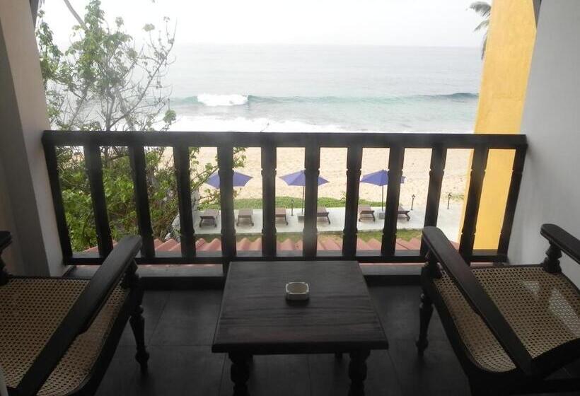 هتل Amanda Beach Villas