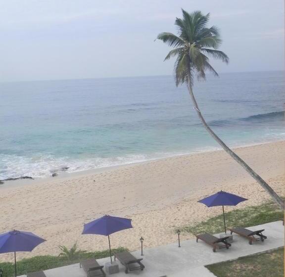 هتل Amanda Beach Villas