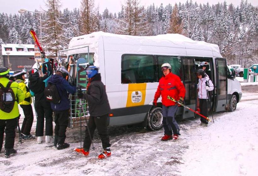 ホテル Astoria With Private Skibus