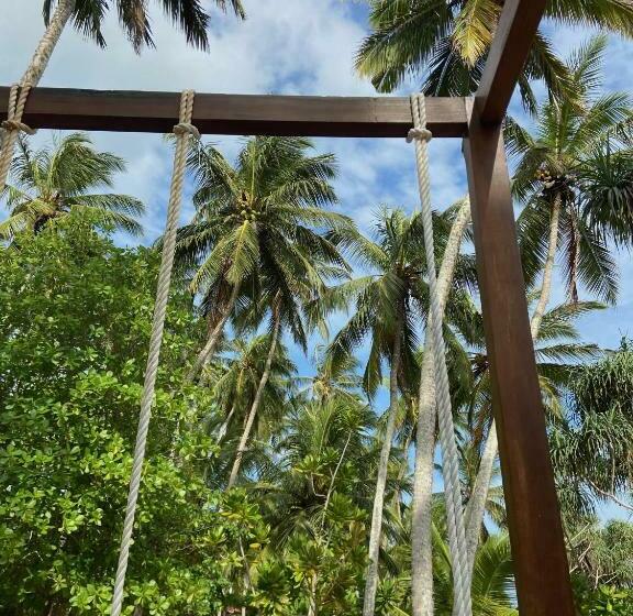 Отель Sanjis The Seaside Cabanas