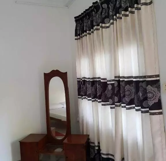 Hotel Summer Set Inn