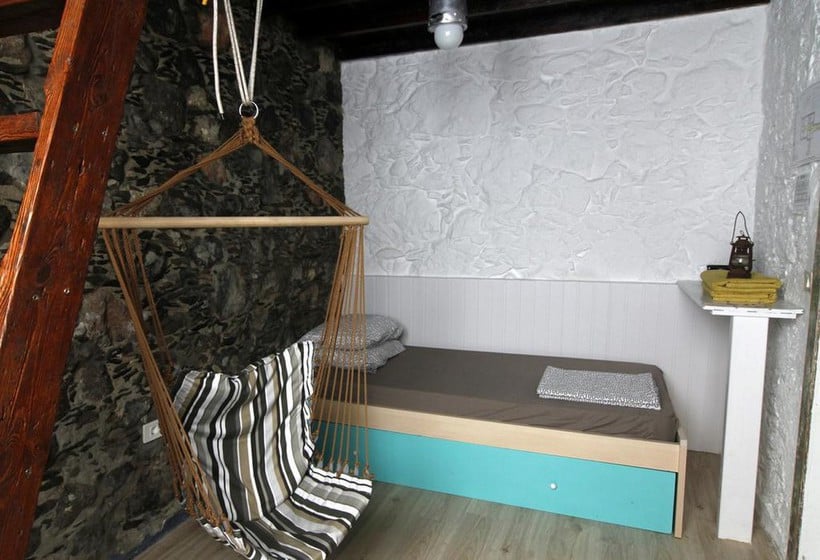 La Papaya Eco Yoga Hiking Hostel