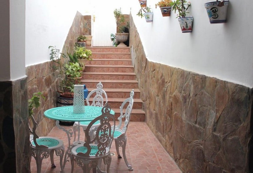 La Papaya Eco Yoga Hiking Hostel