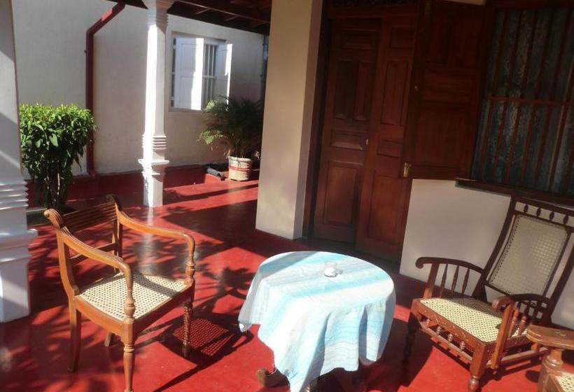 Top Of The Hill Guesthouse