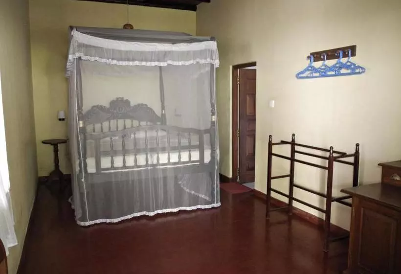 Top Of The Hill Guesthouse