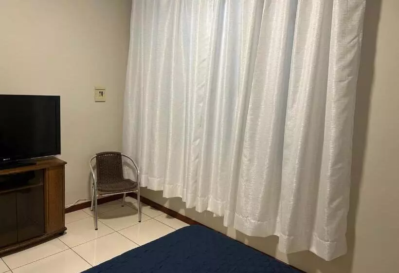 ペンション Hostal Obispo Labbé