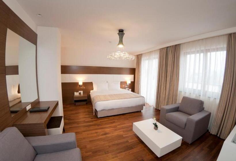 בית מלון כפרי Dukagjini