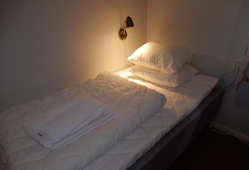 هاستل Valla Folkhögskola