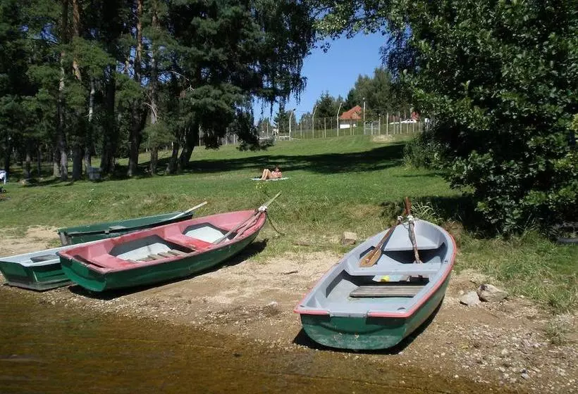 Hotelli Na Jezeře